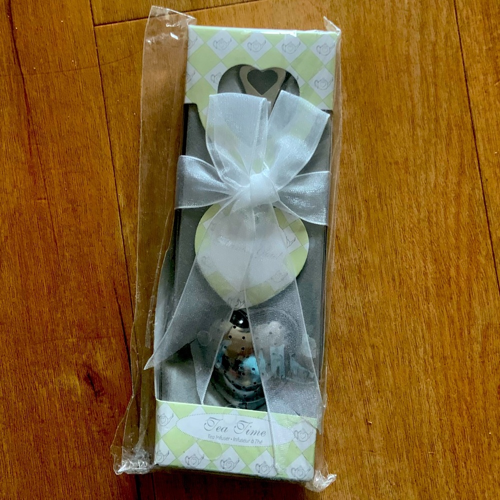 New Tea time strainer stainless steel, heart shaped. 6.5 inches.